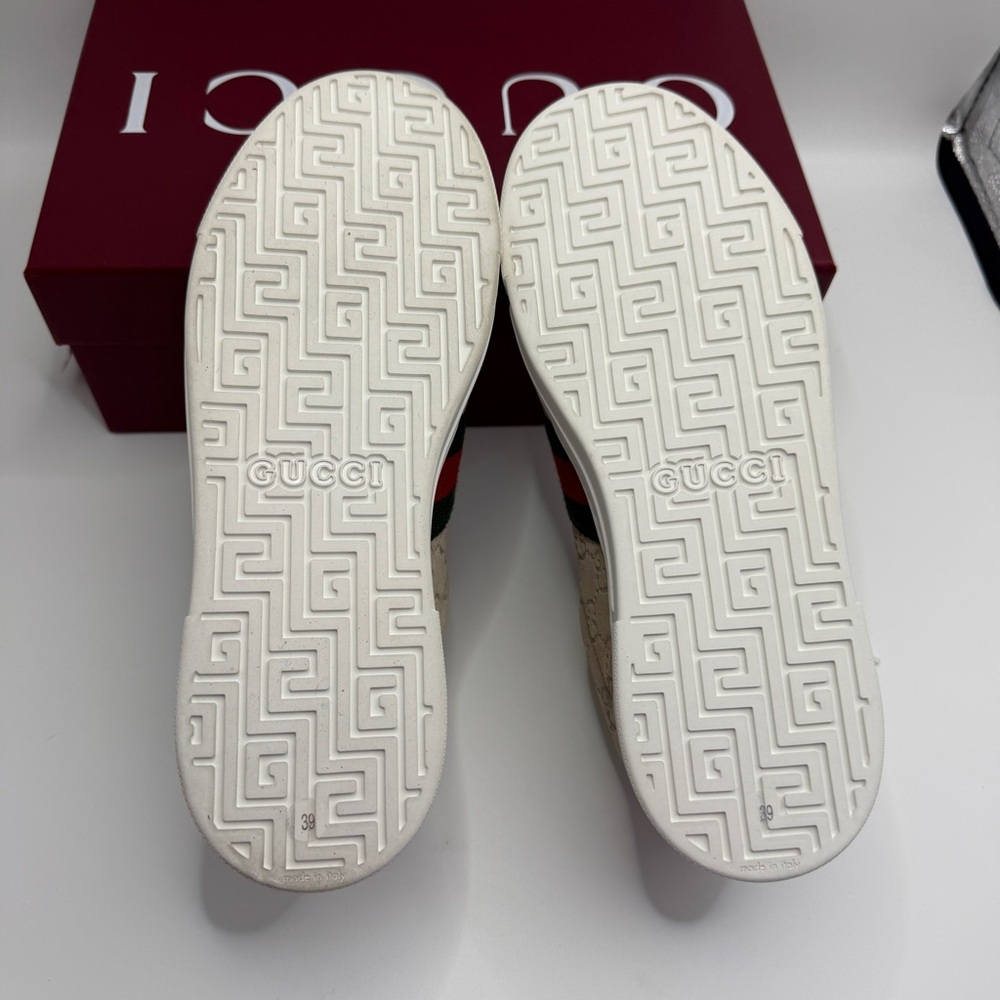 NWT Gucci Beige Ace Sneakers with Red and Green Accents size 39 fit 8.5-9US - Picture 9 of 9